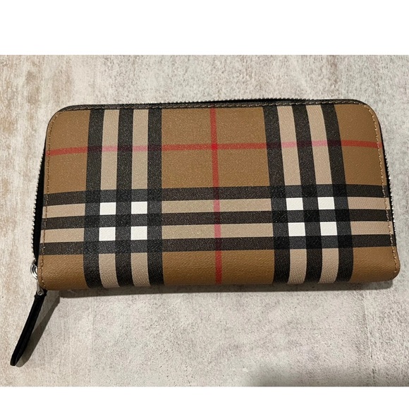 BURBERRY Nova Check PVC Zip Around Long Wallet - Picture 1 of 16